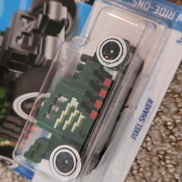 🔥Hot Wheels diecast vehicle,  Pixel Shaker, Treasure Hunt! - Picture 5 of 6